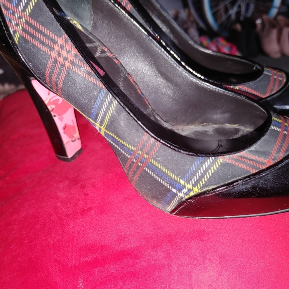 Betsy Johnson Patented Leather High Heals.Gorgeous - Picture 3 of 7